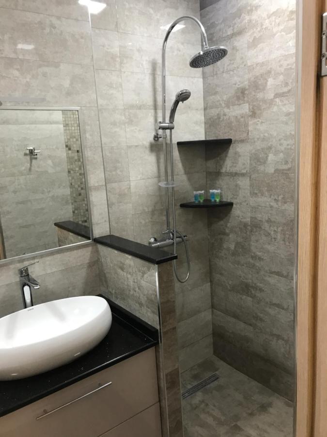 Sm Apartment 耶烈万 外观 照片